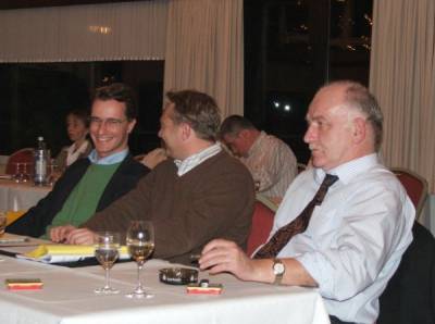 Die Landtagsabgeordneten Hendrik W�st (li., Rhede) und Bernhard Schemmer (re., Reken) mit B�rgermeister Dr. Kai Zwicker (Heek). 