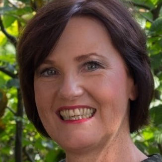  Martina Schrage